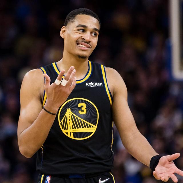 2025重庆马拉松鸣枪开跑